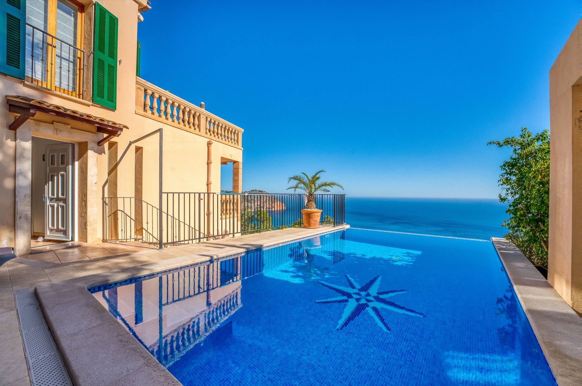 Villa Ventimar — Infinity-Pool mit Panorama-Meerblick in Canyamel, Mallorca
