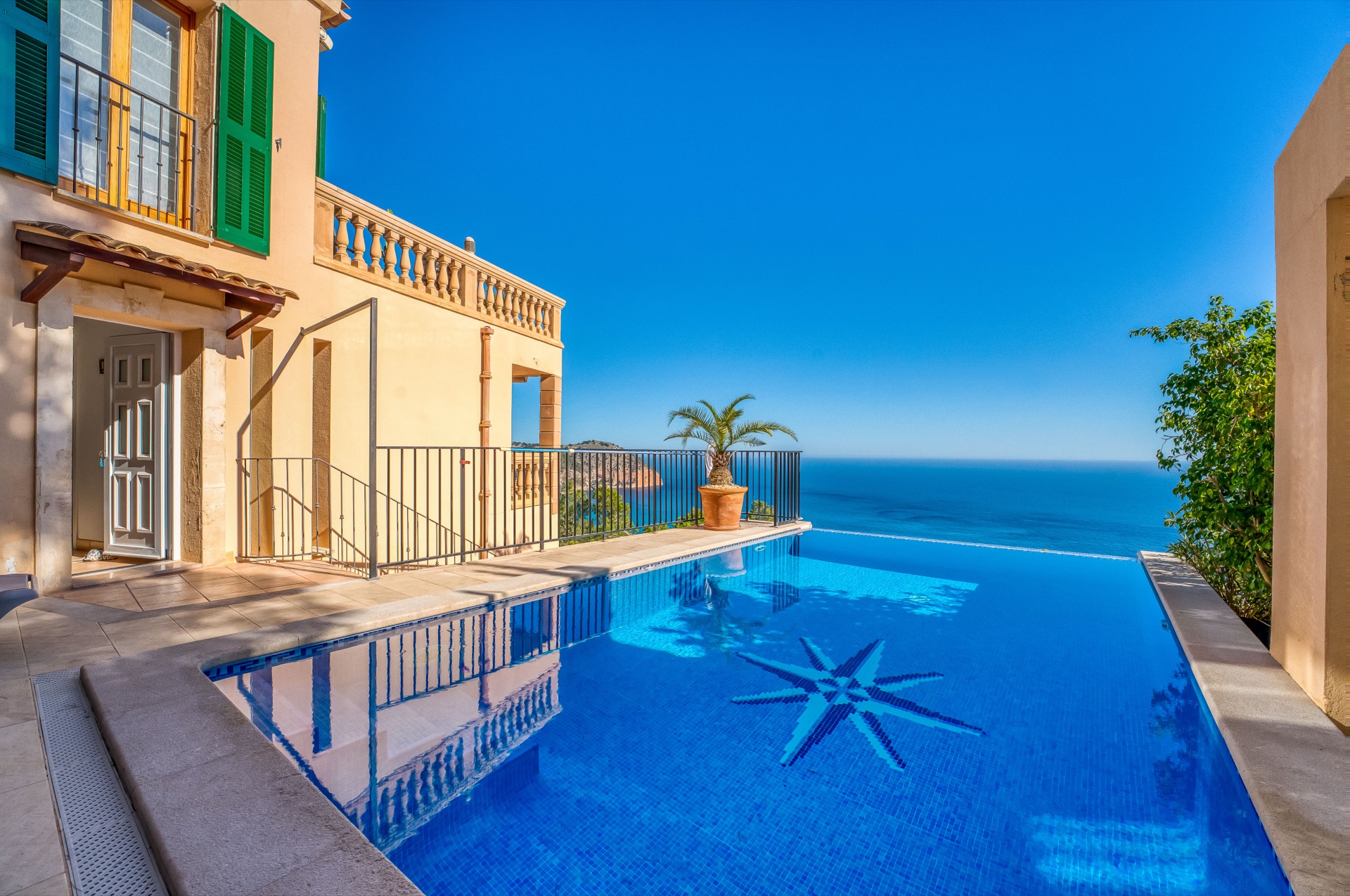 Villa Ventimar — Infinity-Pool mit Panorama-Meerblick in Canyamel, Mallorca